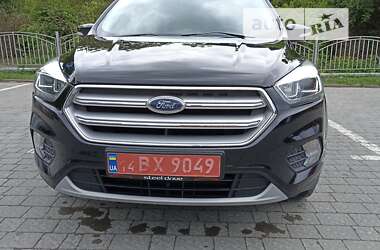 Внедорожник / Кроссовер Ford Kuga 2019 в Тернополе