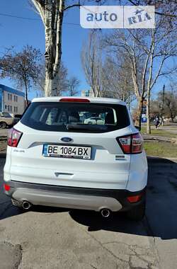 Внедорожник / Кроссовер Ford Kuga 2017 в Николаеве