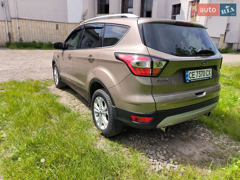 Позашляховик / Кросовер Ford Kuga 2019 в Чернівцях
