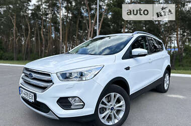 Позашляховик / Кросовер Ford Kuga 2019 в 