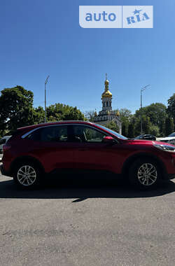 Позашляховик / Кросовер Ford Kuga 2021 в Києві