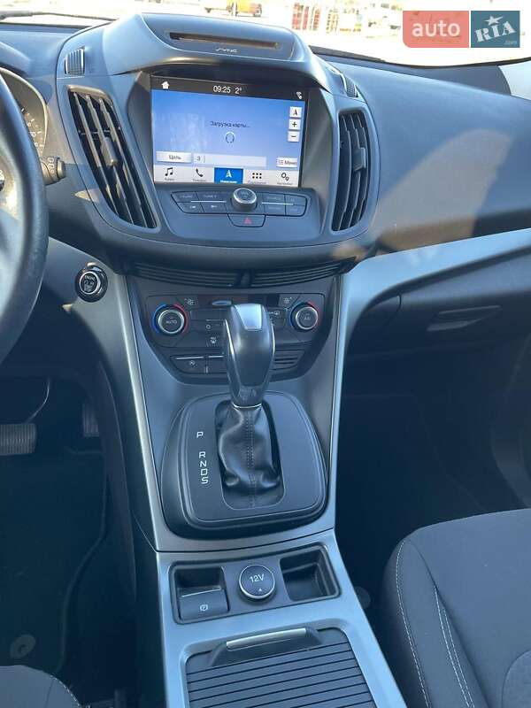 Внедорожник / Кроссовер Ford Kuga 2018 в Сумах