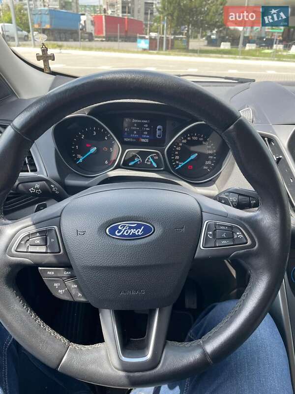 Внедорожник / Кроссовер Ford Kuga 2018 в Сумах