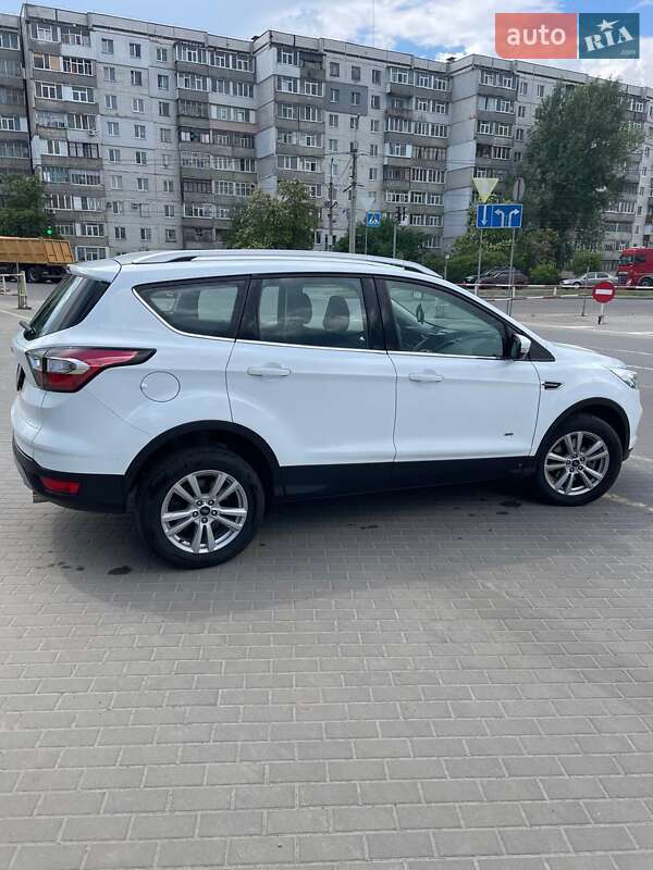 Внедорожник / Кроссовер Ford Kuga 2018 в Сумах