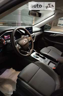 Внедорожник / Кроссовер Ford Kuga 2022 в 
