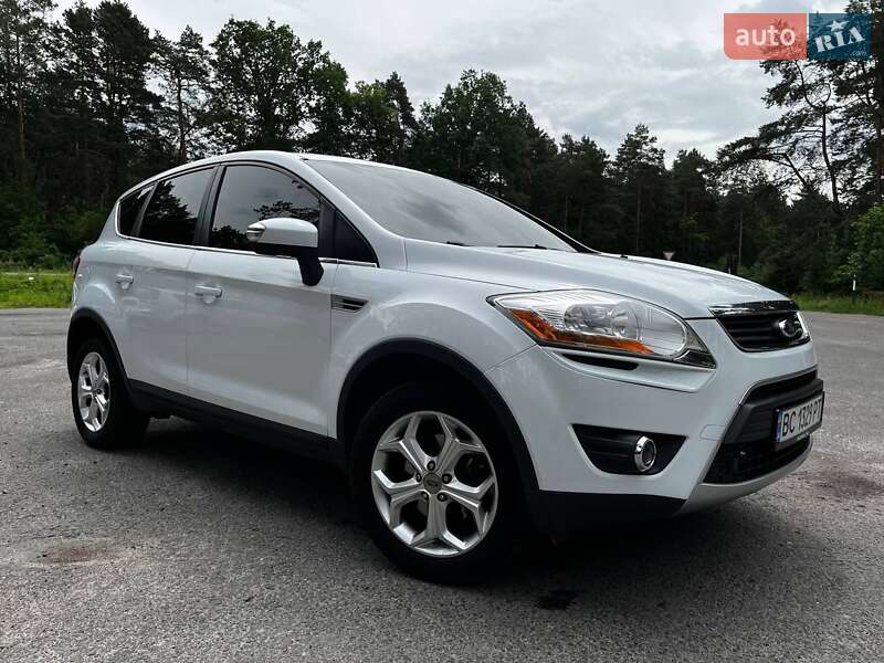 Внедорожник / Кроссовер Ford Kuga 2011 в Великих Мостах