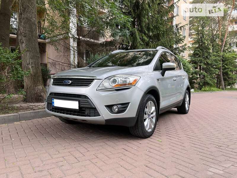 Позашляховик / Кросовер Ford Kuga 2012 в Києві