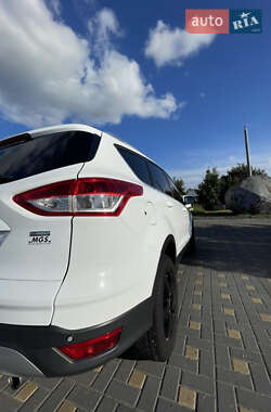 Внедорожник / Кроссовер Ford Kuga 2014 в 