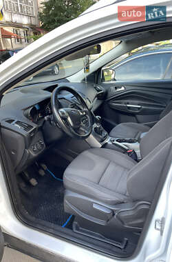 Внедорожник / Кроссовер Ford Kuga 2014 в 