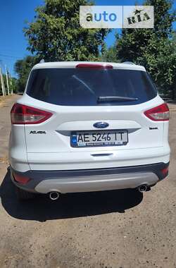 Внедорожник / Кроссовер Ford Kuga 2015 в Каменском