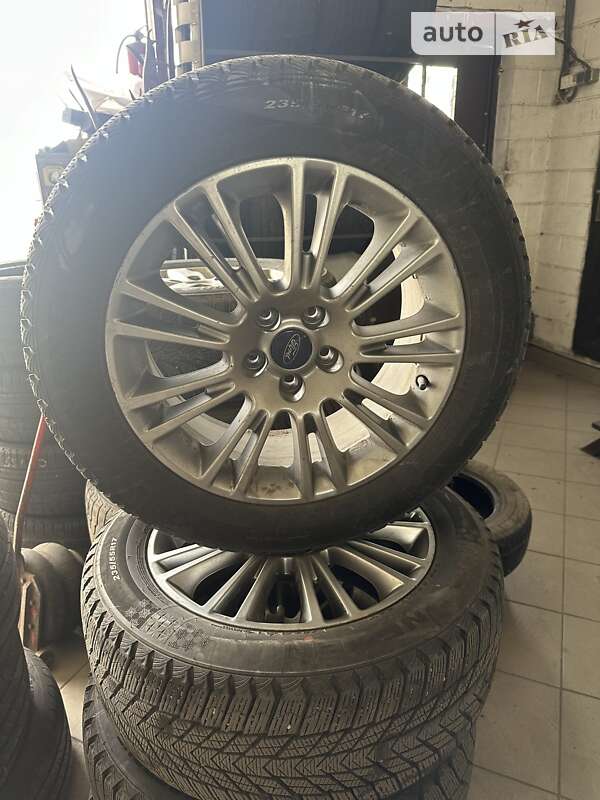 Внедорожник / Кроссовер Ford Kuga 2013 в Ставище