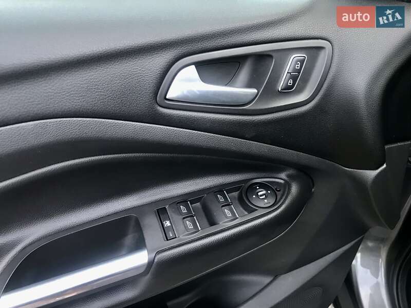 Внедорожник / Кроссовер Ford Kuga 2013 в Желтых Водах