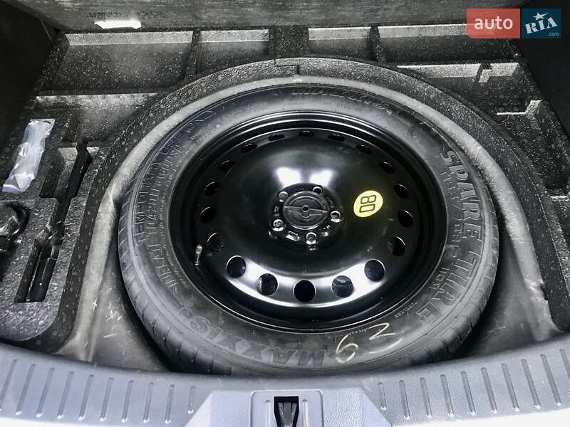 Внедорожник / Кроссовер Ford Kuga 2013 в Желтых Водах