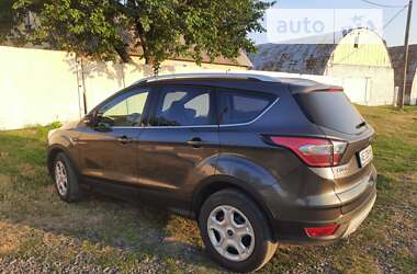 Внедорожник / Кроссовер Ford Kuga 2019 в 