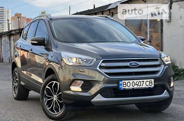 Позашляховик / Кросовер Ford Kuga 2019 в Києві