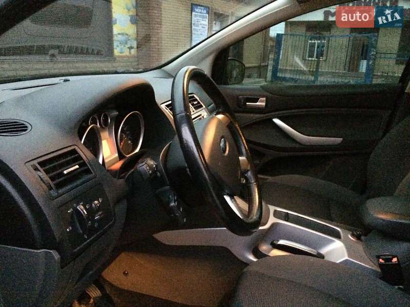 Внедорожник / Кроссовер Ford Kuga 2012 в Краснограде