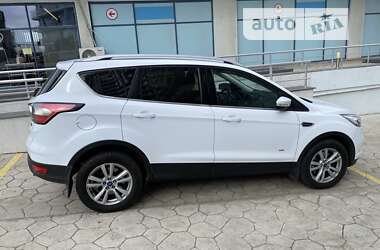 Внедорожник / Кроссовер Ford Kuga 2017 в Киеве