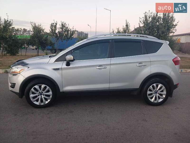 Внедорожник / Кроссовер Ford Kuga 2011 в Буче