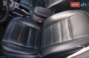 Внедорожник / Кроссовер Ford Kuga 2011 в 
