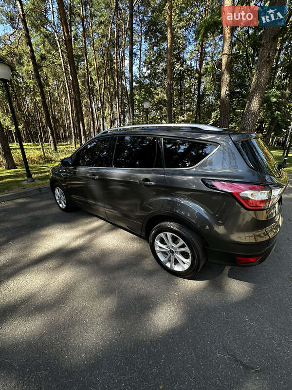 Внедорожник / Кроссовер Ford Kuga 2019 в Чернигове