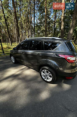 Внедорожник / Кроссовер Ford Kuga 2019 в 