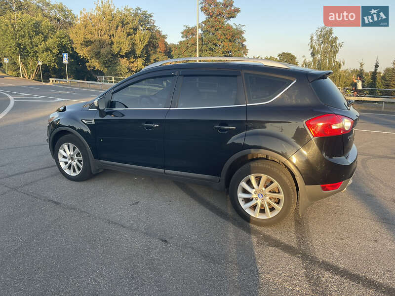 Внедорожник / Кроссовер Ford Kuga 2010 в Чернигове