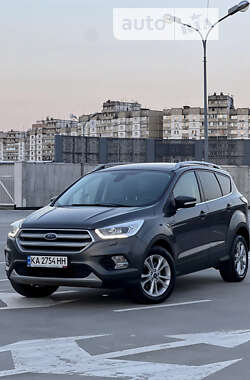 Внедорожник / Кроссовер Ford Kuga 2019 в Киеве