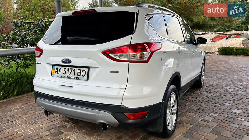 Внедорожник / Кроссовер Ford Kuga 2016 в Киеве