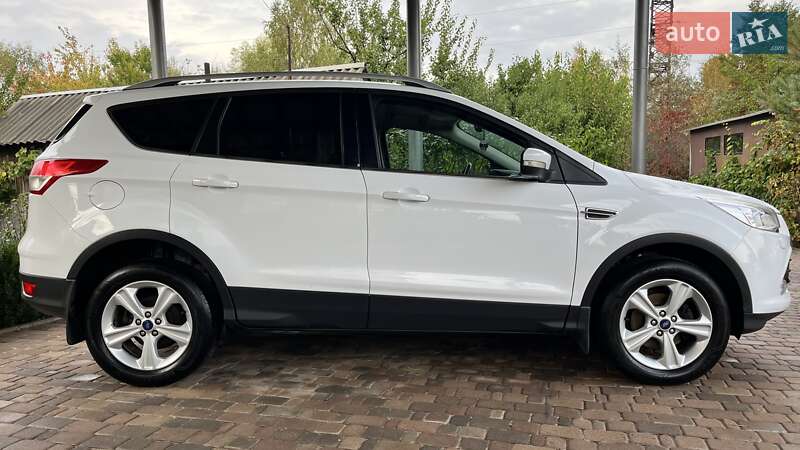 Внедорожник / Кроссовер Ford Kuga 2016 в Киеве