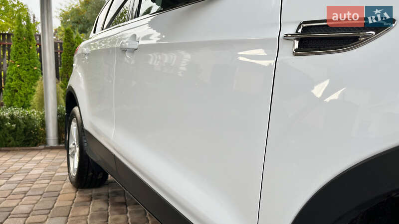 Внедорожник / Кроссовер Ford Kuga 2016 в Киеве
