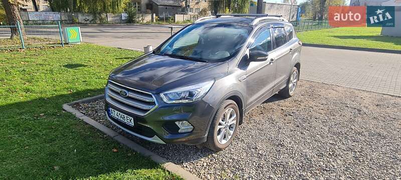 Внедорожник / Кроссовер Ford Kuga 2019 в 