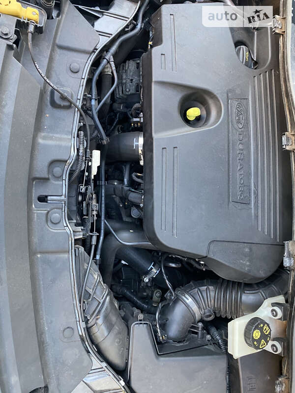 Позашляховик / Кросовер Ford Kuga 2016 в Києві фото 24 Позашляховик / Кросовер Ford Kuga 2016 в Києві