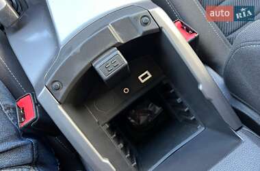 Внедорожник / Кроссовер Ford Kuga 2013 в 
