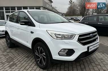 Позашляховик / Кросовер Ford Kuga 2017 в Житомирі