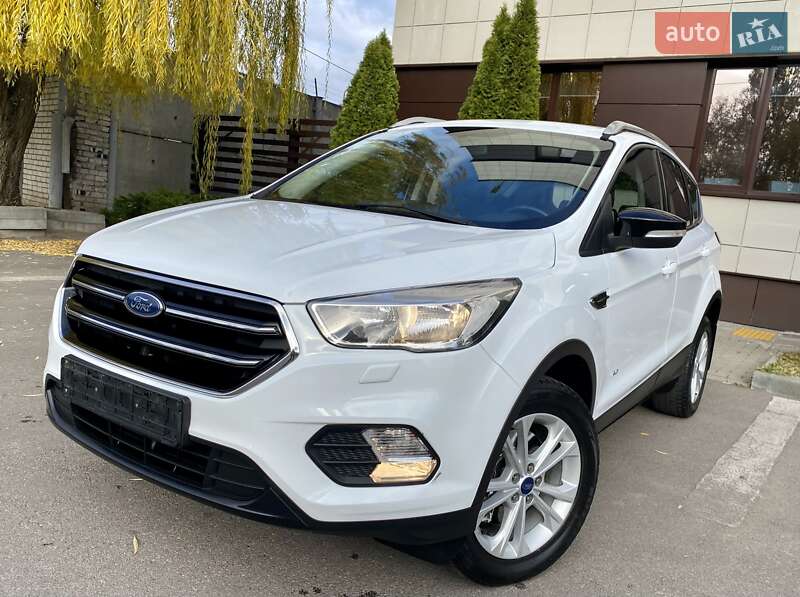 Внедорожник / Кроссовер Ford Kuga 2017 в Днепре