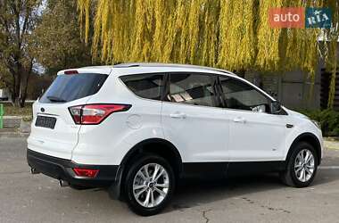 Внедорожник / Кроссовер Ford Kuga 2017 в Днепре