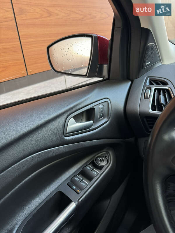 Позашляховик / Кросовер Ford Kuga 2019 в Києві