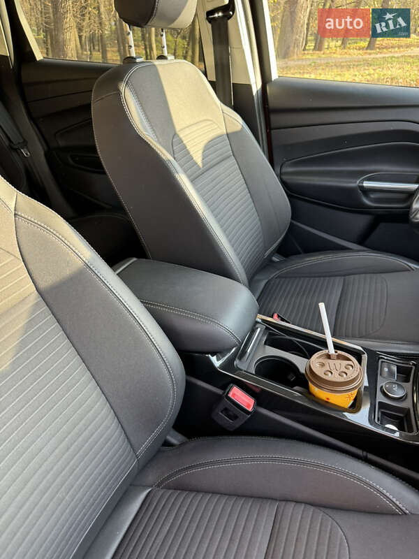 Позашляховик / Кросовер Ford Kuga 2019 в Києві