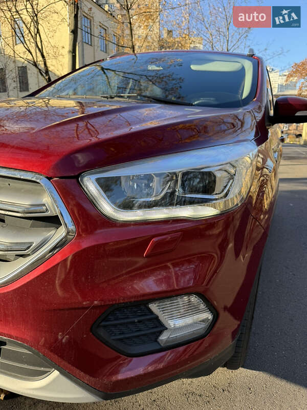 Позашляховик / Кросовер Ford Kuga 2019 в Києві