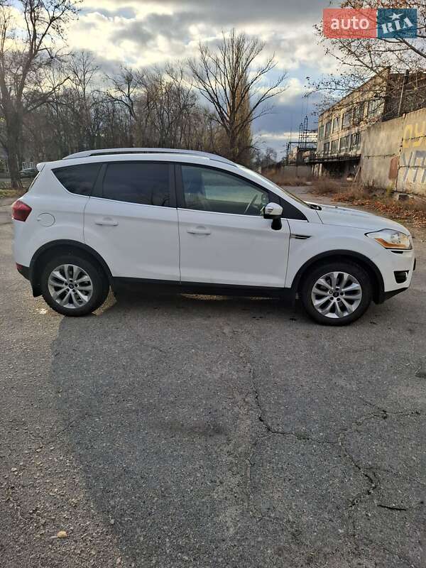 Внедорожник / Кроссовер Ford Kuga 2012 в Запорожье