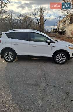 Позашляховик / Кросовер Ford Kuga 2012 в 