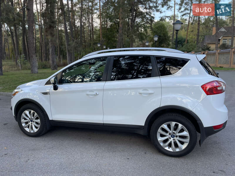 Внедорожник / Кроссовер Ford Kuga 2012 в Чернигове