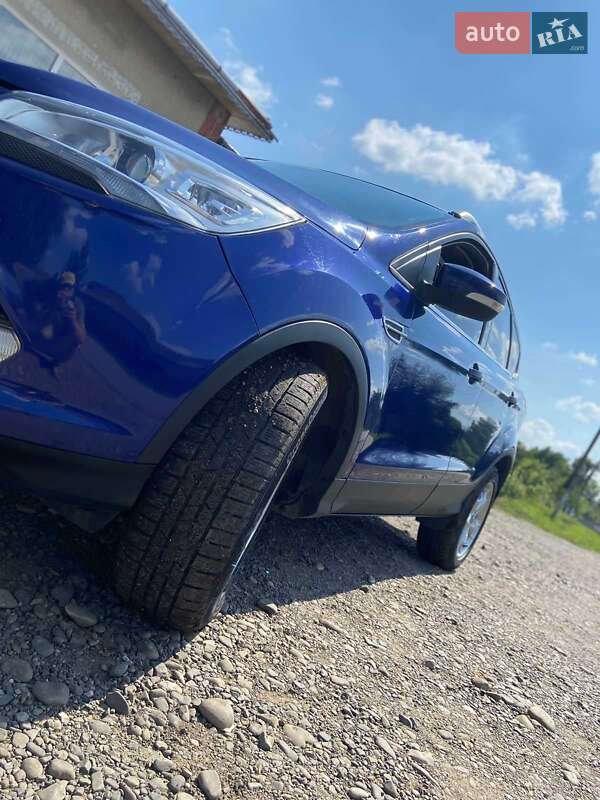 Внедорожник / Кроссовер Ford Kuga 2014 в Черновцах