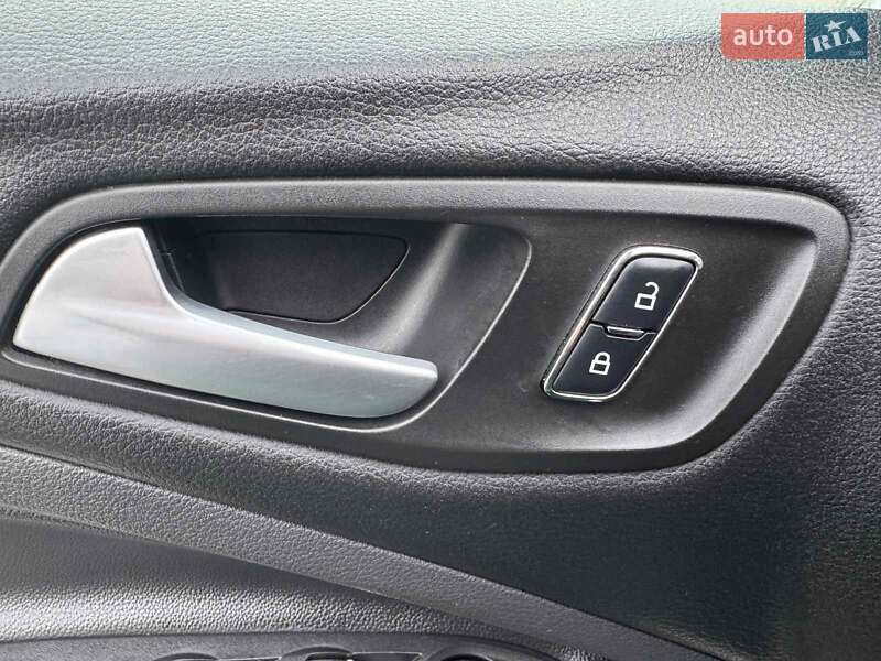 Внедорожник / Кроссовер Ford Kuga 2015 в Луцке
