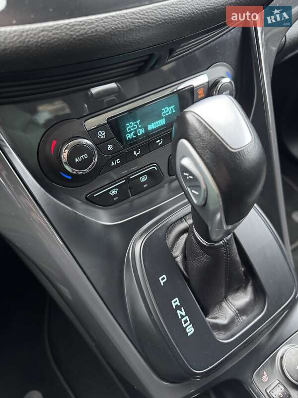Внедорожник / Кроссовер Ford Kuga 2015 в Луцке