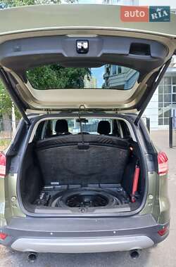 Внедорожник / Кроссовер Ford Kuga 2013 в 