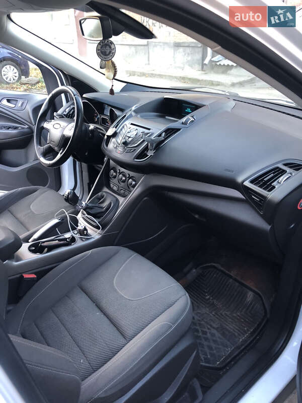 Внедорожник / Кроссовер Ford Kuga 2014 в Баре фото 9 Внедорожник / Кроссовер Ford Kuga 2014 в Баре