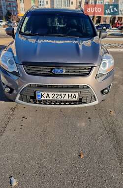 Внедорожник / Кроссовер Ford Kuga 2011 в Буче