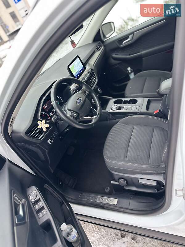 Внедорожник / Кроссовер Ford Kuga 2020 в Ирпене