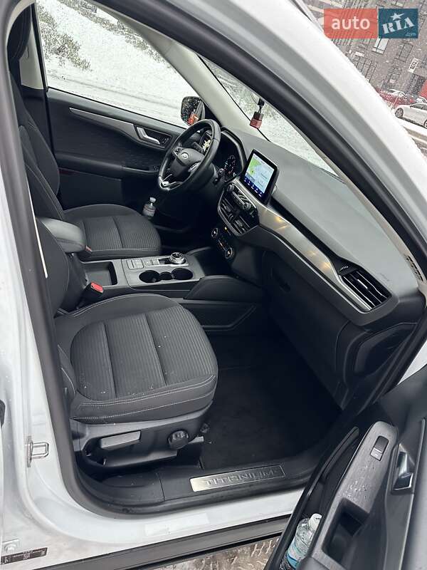 Внедорожник / Кроссовер Ford Kuga 2020 в Ирпене